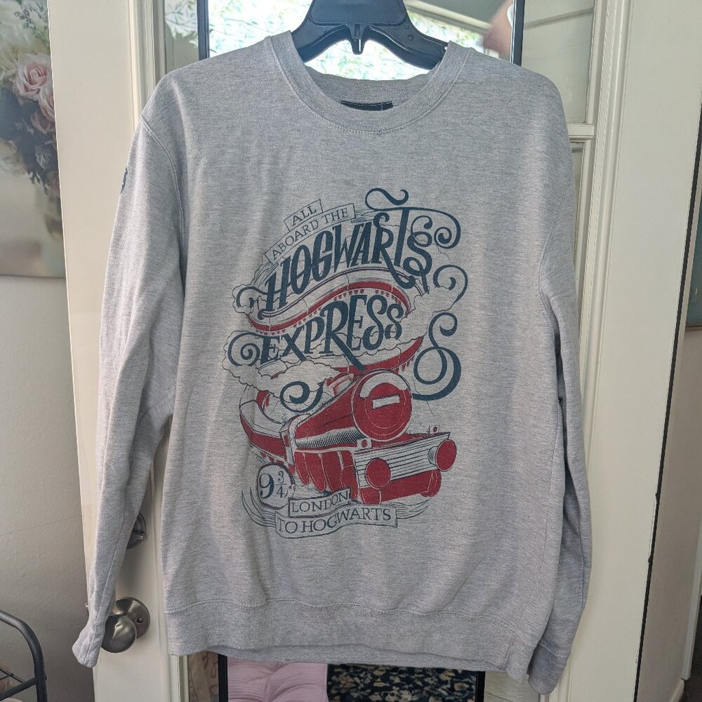 ⚡ Harry Potter Shop Hogwarts Express Sweatshirt from Platform 9 3/4 Shop - XL